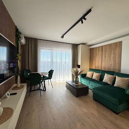 Luxury Apartments Avanera With 1&2 Bedroom With Parking Suceava Dış mekan fotoğraf